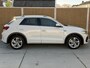 Volkswagen T-Roc 1.5 TSI R-Line Business+ Automaat | Stoelverwarming | Climate control | Cruise control adaptief | Virtual cockpit | LED koplampen | Apple CarPlay/Android Auto | Parkeersensoren voor en achter | Achteruitrijcamera
