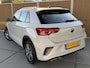 Volkswagen T-Roc 1.5 TSI R-Line Business+ Automaat | Stoelverwarming | Climate control | Cruise control adaptief | Virtual cockpit | LED koplampen | Apple CarPlay/Android Auto | Parkeersensoren voor en achter | Achteruitrijcamera