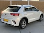 Volkswagen T-Roc 1.5 TSI R-Line Business+ Automaat | Stoelverwarming | Climate control | Cruise control adaptief | Virtual cockpit | LED koplampen | Apple CarPlay/Android Auto | Parkeersensoren voor en achter | Achteruitrijcamera