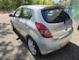 Hyundai i20 1.2i DynamicVersion | 12MND GARANTIE | AIRCO | ELEC RAMEN | LMV | NW KOPPELING |
