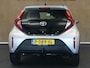 Toyota Aygo X 1.0 VVT-i MT Play - ORIGINEEL NEDERLANDSE AUTO - TREKHAAK ( UITSLUITEND VOOR FIETSEN TE VERVOEREN ) APPLE CARPLAY/ ANDROID AUTO - AIRCO - ADAPTIEVE CRUISE CONTROL - GOODYEAR 4 SEIZOENEN BANDEN - CAMERA - LICHTSENSOR