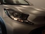 Toyota Aygo X 1.0 VVT-i MT Play - ORIGINEEL NEDERLANDSE AUTO - TREKHAAK ( UITSLUITEND VOOR FIETSEN TE VERVOEREN ) APPLE CARPLAY/ ANDROID AUTO - AIRCO - ADAPTIEVE CRUISE CONTROL - GOODYEAR 4 SEIZOENEN BANDEN - CAMERA - LICHTSENSOR