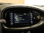 Toyota Aygo X 1.0 VVT-i MT Play - ORIGINEEL NEDERLANDSE AUTO - TREKHAAK ( UITSLUITEND VOOR FIETSEN TE VERVOEREN ) APPLE CARPLAY/ ANDROID AUTO - AIRCO - ADAPTIEVE CRUISE CONTROL - GOODYEAR 4 SEIZOENEN BANDEN - CAMERA - LICHTSENSOR