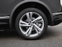 Volkswagen Tiguan 1.4 TSI eHybrid R-Line Business+ 245 PK| Trekhaak | Dealeronderhouden | Navigatie | LED Matrix | Achteruitrijcamera | Achterklep Elektrisch | Stoelverwarming | Stuurwielverwarming | Climatronic