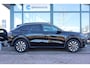 Volkswagen T-Roc Life First Edition | 'App-Connect' draadloze smartphone integratie | Automatische afstandsregeling (Adaptive Cruise Control) | Buitenspiegels elektrisch instel-, verwarm- en inklapbaar