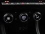 Renault Captur TCe 90pk Intens | Dealeronderhouden | Eerste eigenaar | 360 graden camera | Stoel en stuurverwarming | Dodehoek detectie | Verwarmd voorruit |