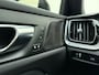 Volvo V60 B3 R-Design | Schuif/Kantel dak | Memory seats | Trekhaak | Stoel/stuur verwarming | Harmon Kardon audio |