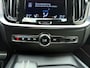 Volvo V60 B3 R-Design | Schuif/Kantel dak | Memory seats | Trekhaak | Stoel/stuur verwarming | Harmon Kardon audio |