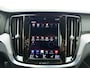 Volvo V60 B3 R-Design | Schuif/Kantel dak | Memory seats | Trekhaak | Stoel/stuur verwarming | Harmon Kardon audio |