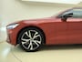 Volvo V60 B3 R-Design | Schuif/Kantel dak | Memory seats | Trekhaak | Stoel/stuur verwarming | Harmon Kardon audio |