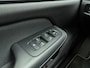 Volvo V60 B3 R-Design | Schuif/Kantel dak | Memory seats | Trekhaak | Stoel/stuur verwarming | Harmon Kardon audio |