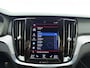 Volvo V60 B3 R-Design | Schuif/Kantel dak | Memory seats | Trekhaak | Stoel/stuur verwarming | Harmon Kardon audio |