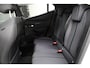 Peugeot e-2008 EV Allure Pack 50 kWh | Stoelverwarming | Navigatie | climate & cruise control | apple carplay/android auto | keyless start
