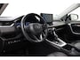 Toyota RAV4 2.5 Hybrid AWD ADVENTURE | Trekhaak | Treeplanken | 360 camera | Leder | Dodehoek detectie | Stoel-/stuurverwarming | Verwarmbare voorruit | Keyless | 19 inch | Apple Carplay / Android Auto | Digitale binnenspiegel