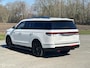 Lincoln Navigator Black Label op Grijs kenteken.