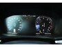 Volvo V60 B3 Essential Edition | Apple carplay/Android auto | Keyless start | Draadloze telefoonlader | Cruise control | 17 inch lichtmetalen velgen |