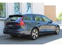 Volvo V60 B3 Essential Edition | Apple carplay/Android auto | Keyless start | Draadloze telefoonlader | Cruise control | 17 inch lichtmetalen velgen |