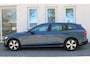 Volvo V60 B3 Essential Edition | Apple carplay/Android auto | Keyless start | Draadloze telefoonlader | Cruise control | 17 inch lichtmetalen velgen |