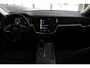 Volvo V60 B3 Essential Edition | Apple carplay/Android auto | Keyless start | Draadloze telefoonlader | Cruise control | 17 inch lichtmetalen velgen |