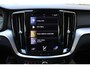 Volvo V60 B3 Essential Edition | Apple carplay/Android auto | Keyless start | Draadloze telefoonlader | Cruise control | 17 inch lichtmetalen velgen |