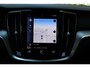 Volvo V60 B3 Essential Edition | Apple carplay/Android auto | Keyless start | Draadloze telefoonlader | Cruise control | 17 inch lichtmetalen velgen |