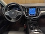 Volvo V60 2.0 T6 Plug-in hybrid AWD Essential Bright | Trekhaak | Camera | Stoel + Stuur verwaming | DAB | BLIS | Keyless |