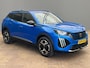 Peugeot 2008 1.2 PureTech 100 Allure Camera | Stoelverwarming | Navigatie | Carplay | Digitaal Dashboard | 17" Lichtmetaal | Leder/Stof | Achteruitrij camera | Airco (automatisch) | Cruise control