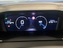 Peugeot 2008 1.2 PureTech 100 Allure Camera | Stoelverwarming | Navigatie | Carplay | Digitaal Dashboard | 17" Lichtmetaal | Leder/Stof | Achteruitrij camera | Airco (automatisch) | Cruise control