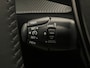 Peugeot 2008 1.2 PureTech 100 Allure Camera | Stoelverwarming | Navigatie | Carplay | Digitaal Dashboard | 17" Lichtmetaal | Leder/Stof | Achteruitrij camera | Airco (automatisch) | Cruise control