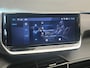 Peugeot 2008 1.2 PureTech 100 Allure Camera | Stoelverwarming | Navigatie | Carplay | Digitaal Dashboard | 17" Lichtmetaal | Leder/Stof | Achteruitrij camera | Airco (automatisch) | Cruise control