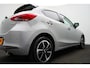 Mazda 2 1.5 e-SkyActiv-G Homura Aka met Driver Assistance pakket en dakspoiler : dealer onderhouden