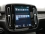 Volvo XC40 T5 Ultimate Dark PHEV 262pk Dealer O.H. | Trekhaak Af Fabriek | Panodak | Camera | Harman / Kardon | Alcantara Sportstoelen Memory & Verwarmd | Apple Carplay | Navigatie | Stuur Verwarmd | Keyless | DAB | Virtual | 19"L.M |