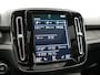 Volvo XC40 T5 Ultimate Dark PHEV 262pk Dealer O.H. | Trekhaak Af Fabriek | Panodak | Camera | Harman / Kardon | Alcantara Sportstoelen Memory & Verwarmd | Apple Carplay | Navigatie | Stuur Verwarmd | Keyless | DAB | Virtual | 19"L.M |