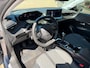 Peugeot 208 Peugeot 208 1.2 PureTech 100 Allure Navi / Camera V&A / Dodehoek / P-sensoren / APP connect