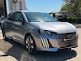 Peugeot 208 Peugeot 208 1.2 PureTech 100 Allure Navi / Camera V&A / Dodehoek / P-sensoren / APP connect
