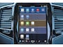 Volvo XC90 T8 Recharge AWD Ultimate Bright - Panorama/schuifdak - IntelliSafe Assist & Surround - Harman/Kardon audio - Adaptieve LED koplampen - Parkeercamera achter - Verwarmde voorstoelen, stuur & achterbank - Parkeersensoren voor & achter - Elektr. bedienb. voorstoelen met geheugen - Head up display - Draadloze tel. lader - Standkachel - Extra getint glas - 20' LMV