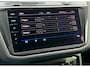 Volkswagen Tiguan 1.4 TSI eHybrid R-Line Pano HUD Black edition Camera Stoel+Stuurverwarming Dodehoekdetectie Lane assist Trekhaak