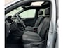 Volkswagen Tiguan 1.4 TSI eHybrid R-Line Pano HUD Black edition Camera Stoel+Stuurverwarming Dodehoekdetectie Lane assist Trekhaak
