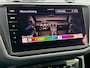 Volkswagen Tiguan 1.4 TSI eHybrid R-Line Pano HUD Black edition Camera Stoel+Stuurverwarming Dodehoekdetectie Lane assist Trekhaak