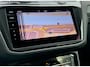 Volkswagen Tiguan 1.4 TSI eHybrid R-Line Pano HUD Black edition Camera Stoel+Stuurverwarming Dodehoekdetectie Lane assist Trekhaak