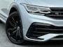 Volkswagen Tiguan 1.4 TSI eHybrid R-Line Pano HUD Black edition Camera Stoel+Stuurverwarming Dodehoekdetectie Lane assist Trekhaak