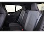 Volvo XC40 B4 Plus Dark - IntelliSafe Assist & Surround - Harman/Kardon audio - Parkeercamera achter - Verwarmde voorstoelen & stuur - Parkeersensoren voor & achter - Elektr. bedienb. voorstoelen met geheugen links - Draadloze tel. lader - Inklapbare trekhaak - 19' LMV