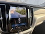 Volvo XC60 2.0 T8 Plug-in Hybrid AWD Plus Bright | Panoramadak | Harman Kardon Audio | Lichtmetalen Velgen 20 inch | 360 Graden Camera | LED Koplampen Adaptief | Elektrisch Verstelbare Voorstoelen | Apple Carplay | Android Auto | Stoelverwarming voor en achter
