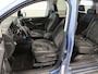 Volkswagen Caddy 1.4 TSI Highline Automaat Trekhaak afn. Leer/Alcantara App connect Camera Adaptieve Cruise control Xenon 2x Schuifdeur Extra getint glas Parkeerhulp Navigatie Sportvelgen Boekjes aanwezig Zeer nette staat