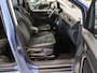 Volkswagen Caddy 1.4 TSI Highline Automaat Trekhaak afn. Leer/Alcantara App connect Camera Adaptieve Cruise control Xenon 2x Schuifdeur Extra getint glas Parkeerhulp Navigatie Sportvelgen Boekjes aanwezig Zeer nette staat