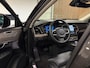 Volvo XC90 T8 AWD Recharge Ultra Dark | Vol! | Bowers & Wilkins | Luchtvering | Stoelventilatie | Trekhaak | 360 Camera | Head-Up Display | Stoelmassage | 455pk | Adaptieve Cruise Control | Stoelverwarming voor+achter | Stuurwielverwarming | Schuifdak | 21 Inch | Full LED  Meesturende koplampen | Pilot Assist | BLIS Dode Hoek Detectie | Alcantara hemelbekleding | Lederen handgrepen en zonnekleppen | Elektrische voorstoelen geheugen | Nappa Lederen bekleding | Zitting verlenging voorstoelen | Lederen Dashboard | Google Infotainment | Keyless Drive | Parkeersensoren voor+achter | Privacy Glass | Elektrisch bedienbare achterklep | Geïntegreerde zongordijnen achterportieren | Geïntegreerd kinderzitje achterin | Verlichte instaplijsten | 7-Persoons | 4-Zone Climate Control | DAB Radio | Apple Carplay/Android Auto | Alarm Klasse III | Draadloos telefoon opladen | Volvo On Call met mobiele App functie | Platinum Grey Metallic |