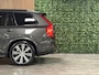 Volvo XC90 T8 AWD Recharge Ultra Dark | Vol! | Bowers & Wilkins | Luchtvering | Stoelventilatie | Trekhaak | 360 Camera | Head-Up Display | Stoelmassage | 455pk | Adaptieve Cruise Control | Stoelverwarming voor+achter | Stuurwielverwarming | Schuifdak | 21 Inch | Full LED  Meesturende koplampen | Pilot Assist | BLIS Dode Hoek Detectie | Alcantara hemelbekleding | Lederen handgrepen en zonnekleppen | Elektrische voorstoelen geheugen | Nappa Lederen bekleding | Zitting verlenging voorstoelen | Lederen Dashboard | Google Infotainment | Keyless Drive | Parkeersensoren voor+achter | Privacy Glass | Elektrisch bedienbare achterklep | Geïntegreerde zongordijnen achterportieren | Geïntegreerd kinderzitje achterin | Verlichte instaplijsten | 7-Persoons | 4-Zone Climate Control | DAB Radio | Apple Carplay/Android Auto | Alarm Klasse III | Draadloos telefoon opladen | Volvo On Call met mobiele App functie | Platinum Grey Metallic |