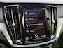 Volvo V60 2.0 T8 Recharge AWD R-Design | Trekhaak | Panoramadak | BLIS | Power seat | Harman/Kardon | 360° Camera | Stoel/stuur verwarming | Parkeersensoren V+A | Keyless entry/start |