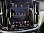 Volvo V60 2.0 T8 Recharge AWD R-Design | Trekhaak | Panoramadak | BLIS | Power seat | Harman/Kardon | 360° Camera | Stoel/stuur verwarming | Parkeersensoren V+A | Keyless entry/start |