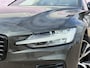 Volvo V60 2.0 T8 Recharge AWD R-Design | Trekhaak | Panoramadak | BLIS | Power seat | Harman/Kardon | 360° Camera | Stoel/stuur verwarming | Parkeersensoren V+A | Keyless entry/start |